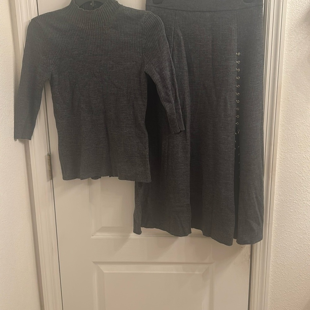 Gray Ribbed Knit Skirt